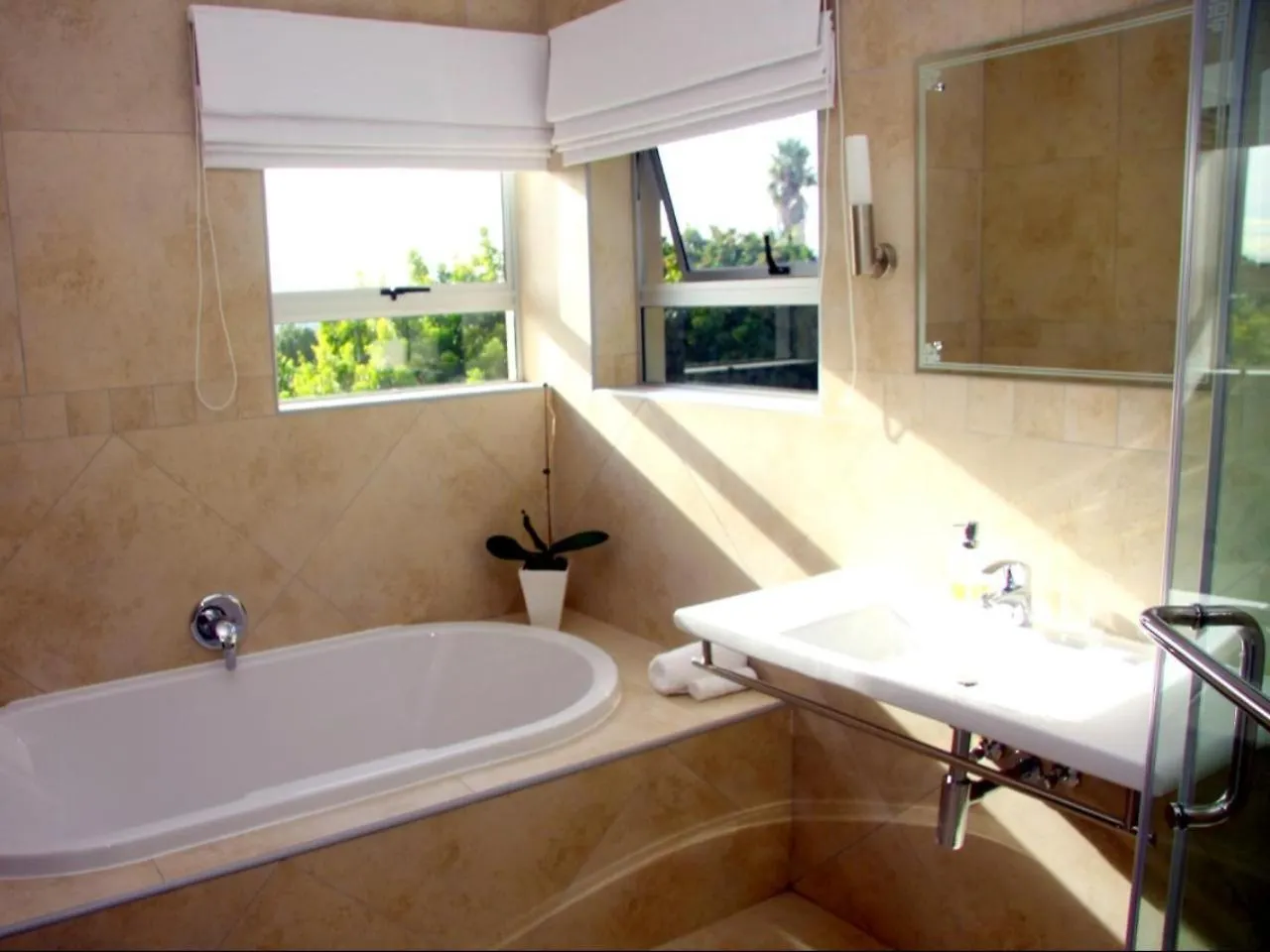 Eversview Guesthouse ダーバンヴィル 4*,  南アフリカ